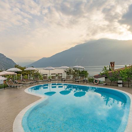 Garda Suite Hotel (Adults Only) Limone sul Garda Exterior photo