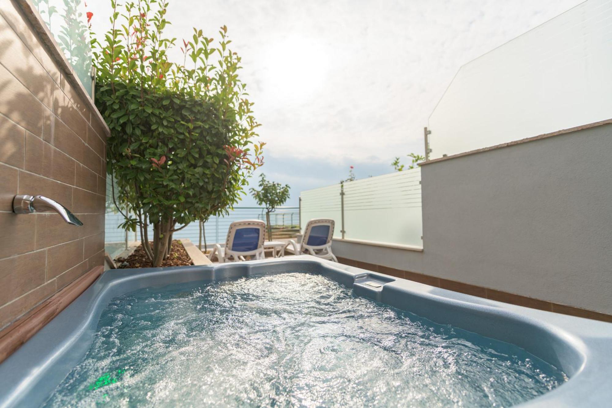 Garda Suite Hotel (Adults Only) Limone sul Garda Exterior photo