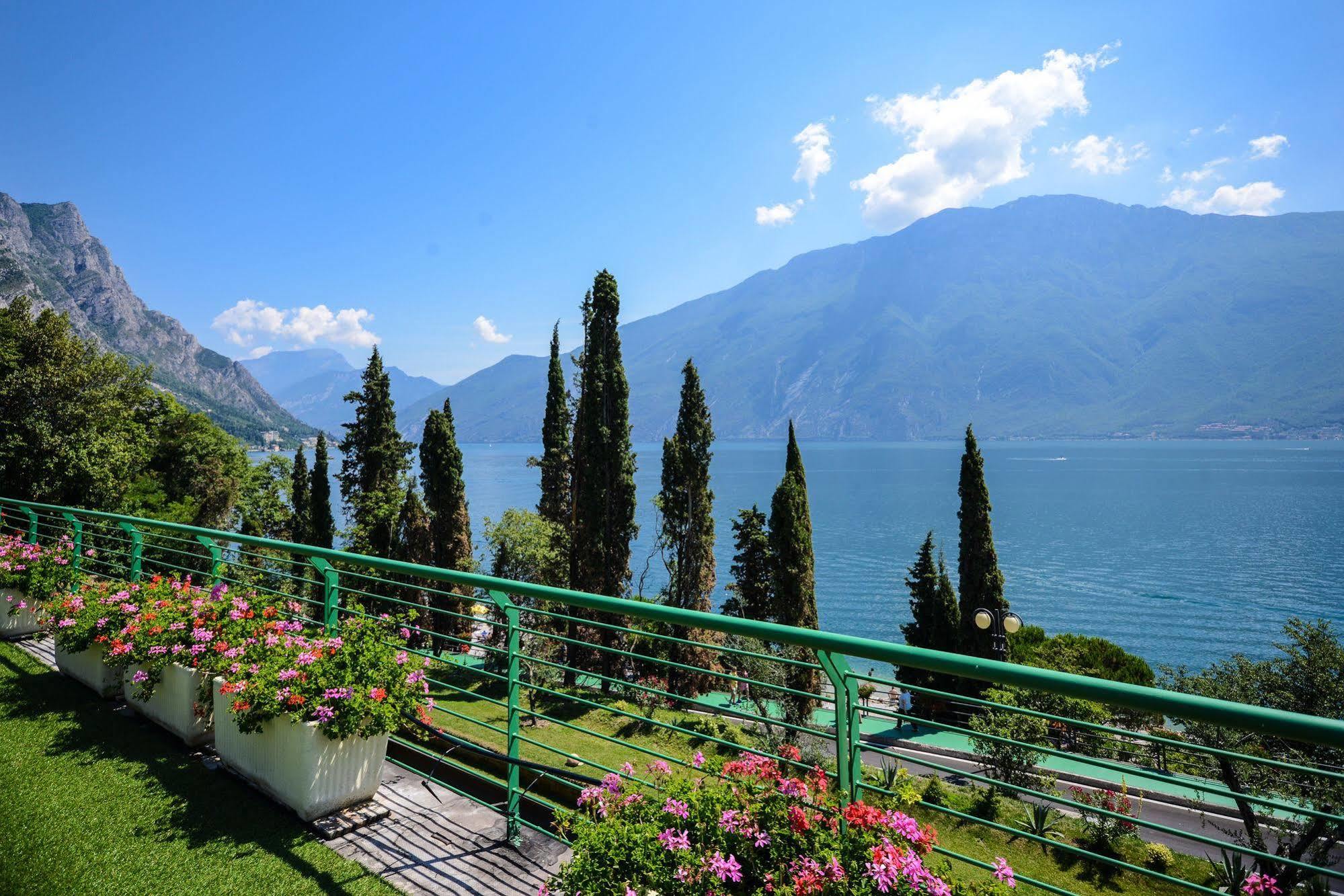 Garda Suite Hotel (Adults Only) Limone sul Garda Exterior photo